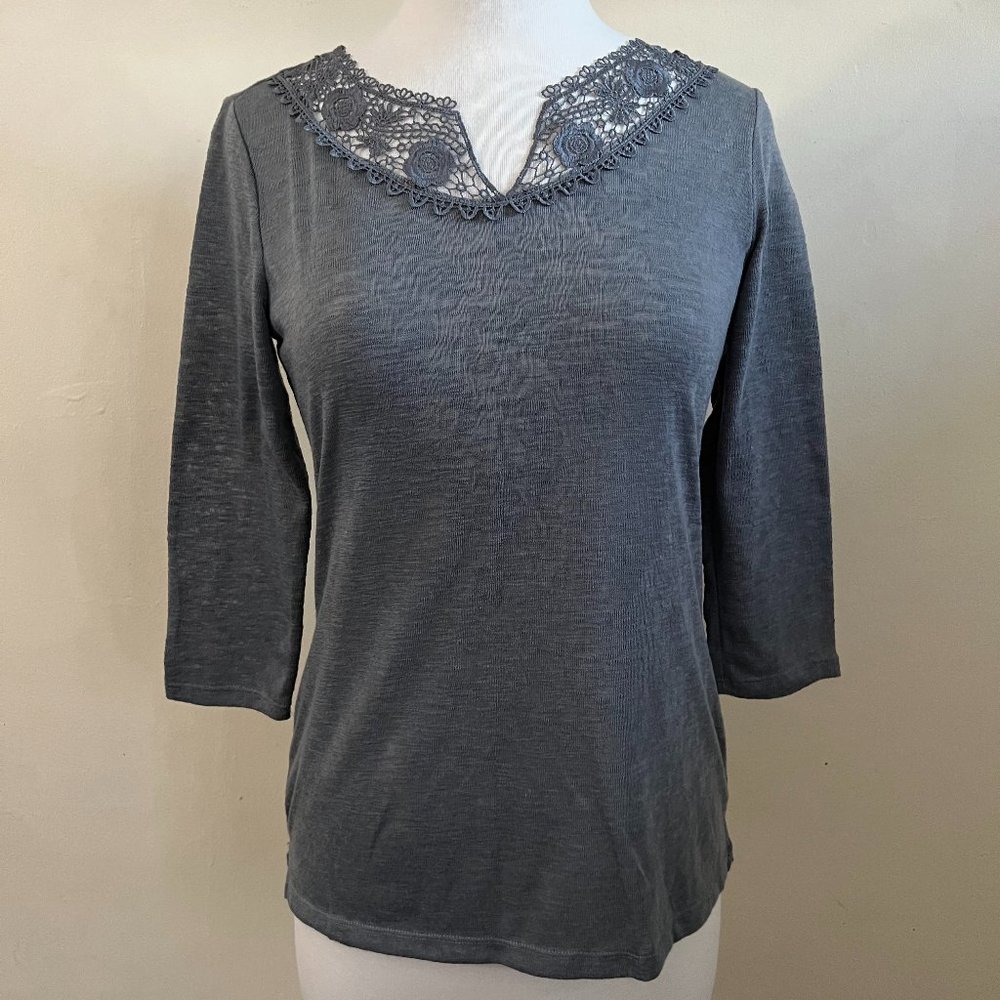 New York and Company SoHo Jeans gray top